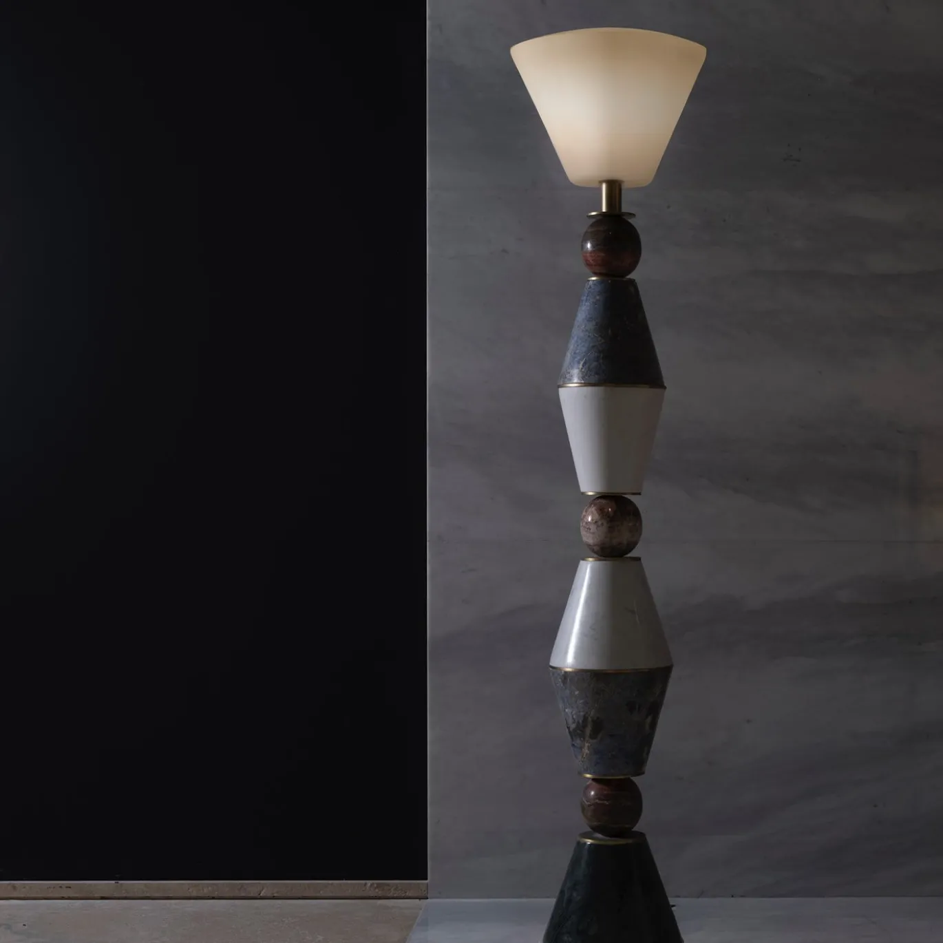 Lampada da Terra Pieces in Quattro Marmi di Ashley Gadeova