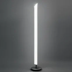 Lampada da terra Presbitero di Pierluigi Cerri