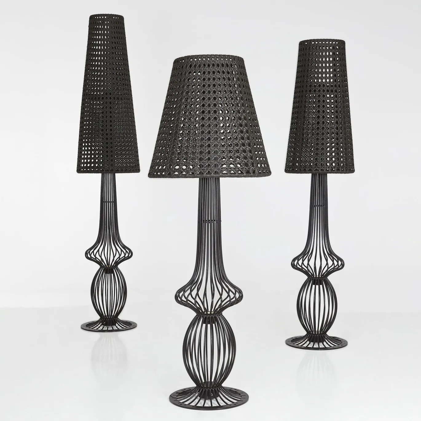 Lampada da terra Sole marrone da esterno di Samuele Mazza