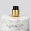 Lampada Pillar in marmo di Carrara e onice con paralume in cotone
