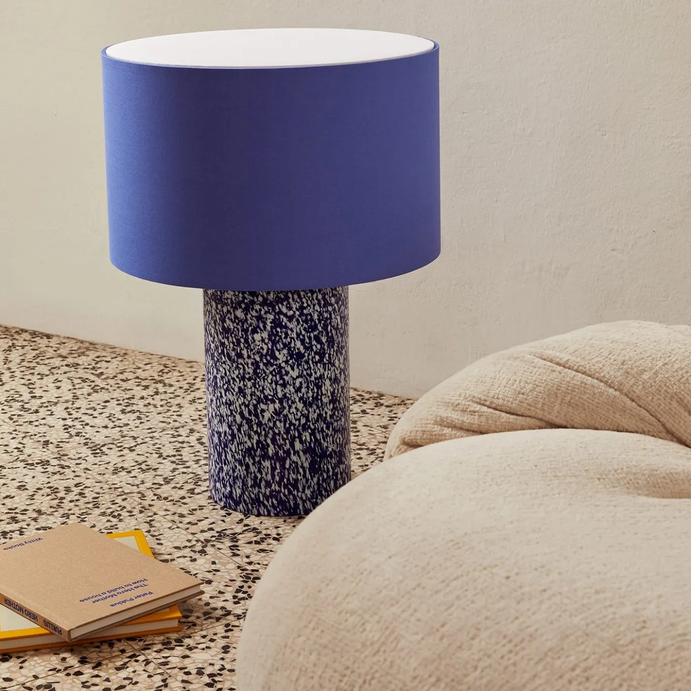 Lampada Pillar in vetro di Murano blu e avorio con paralume in cotone