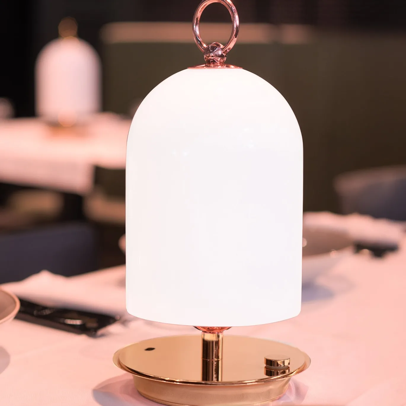 Lampada Portatile PRINCESS in Oro Rosa di Luca Bussacchini