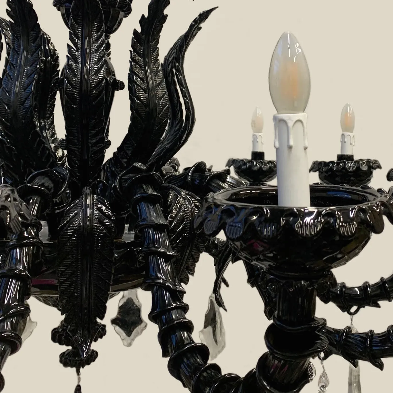 Lampadario anni '70 nero restaurato di Seguso