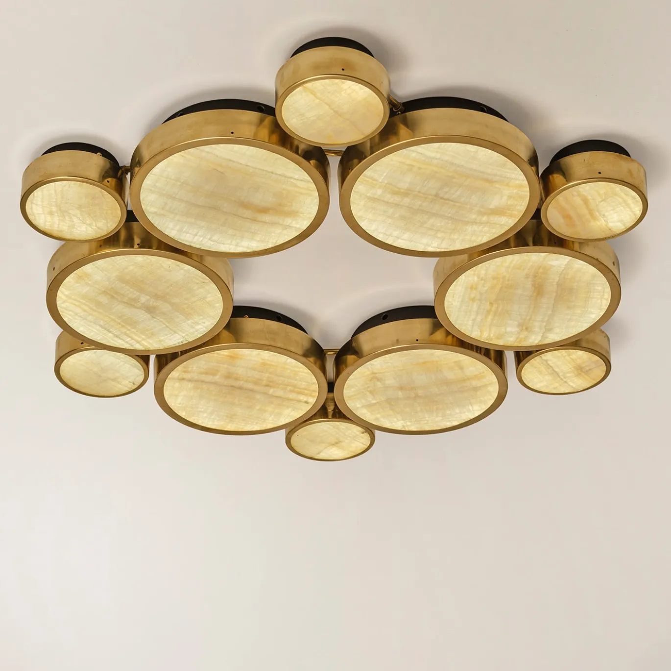 Lampadario a Soffitto Gran Costellazione Cassiopea in Ottone e Onice
