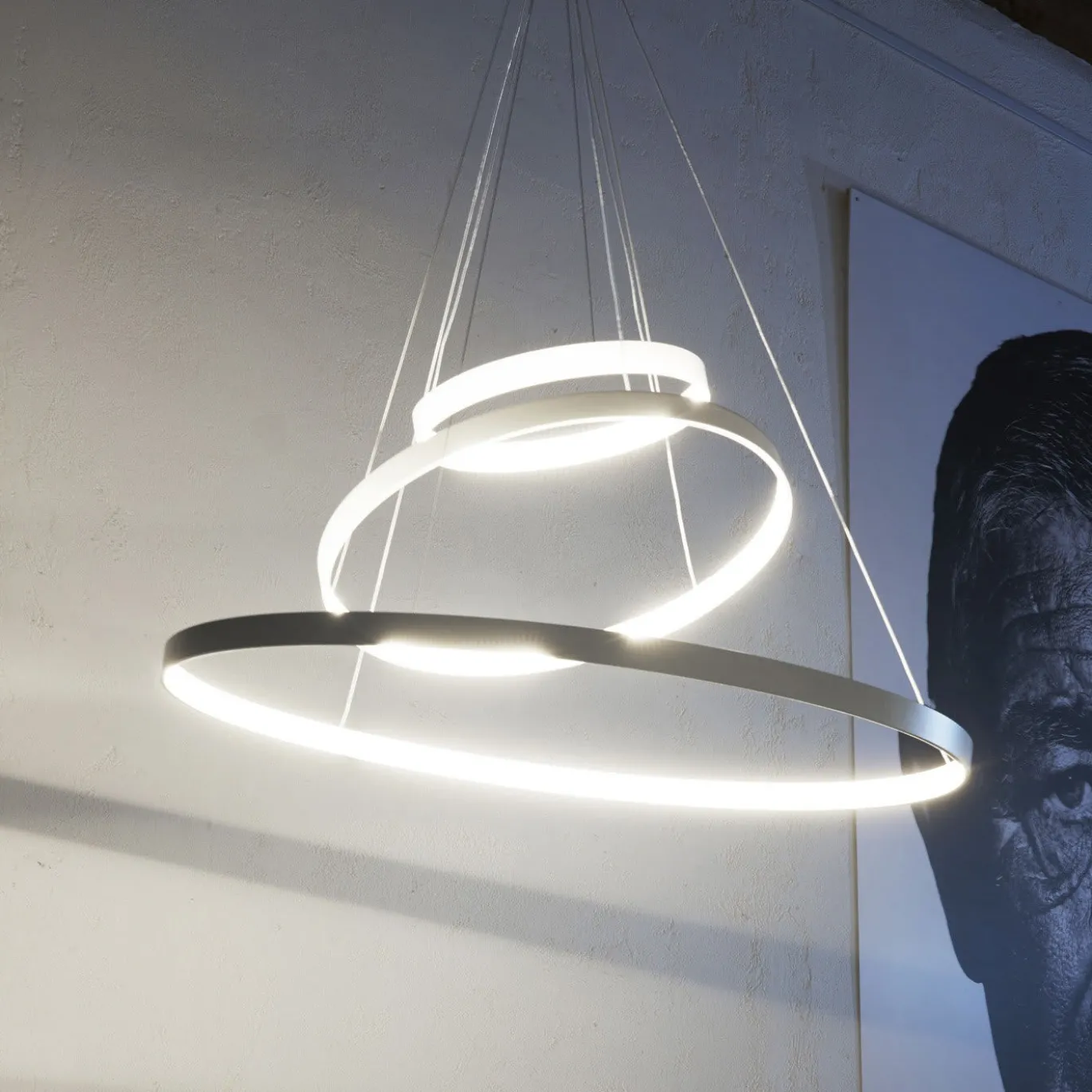 Lampadario bianco Rings Orizzontale di Valerio Cometti - V12 Design