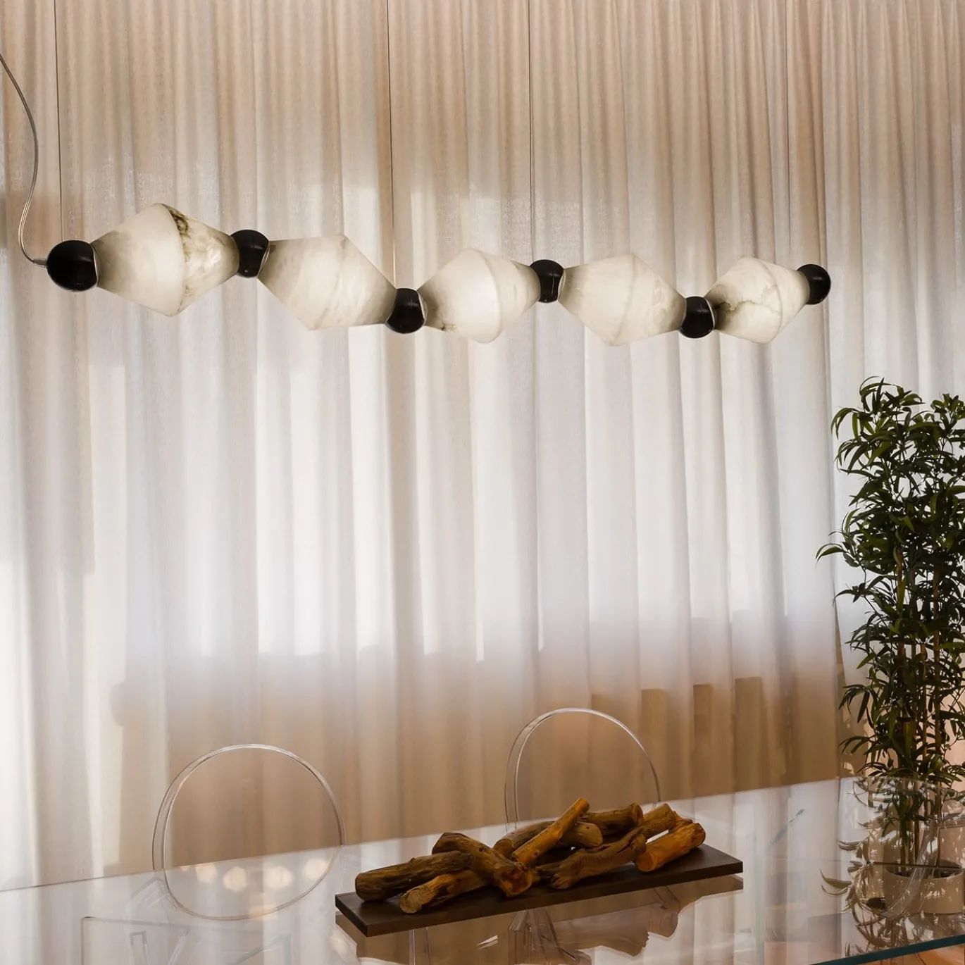 Lampadario Chronos in Alabastro Bianco