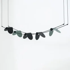 Lampadario Curvo Ali di Luce Nero e Verde