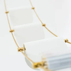Lampadario Curvo Ali di Luce Oro e Bianco