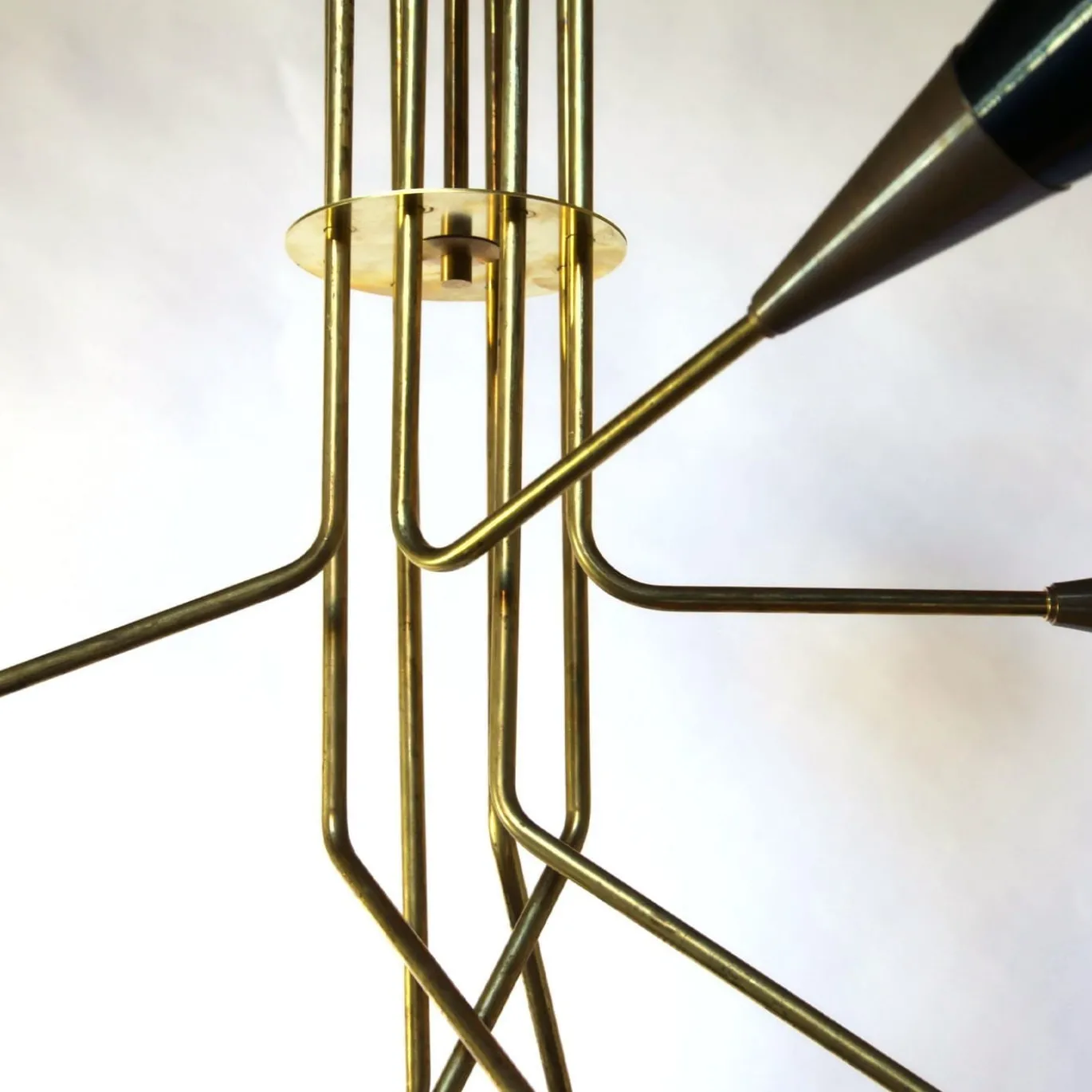 Lampadario Fascino a 8 luci in ottone e nero di Carlo Nason