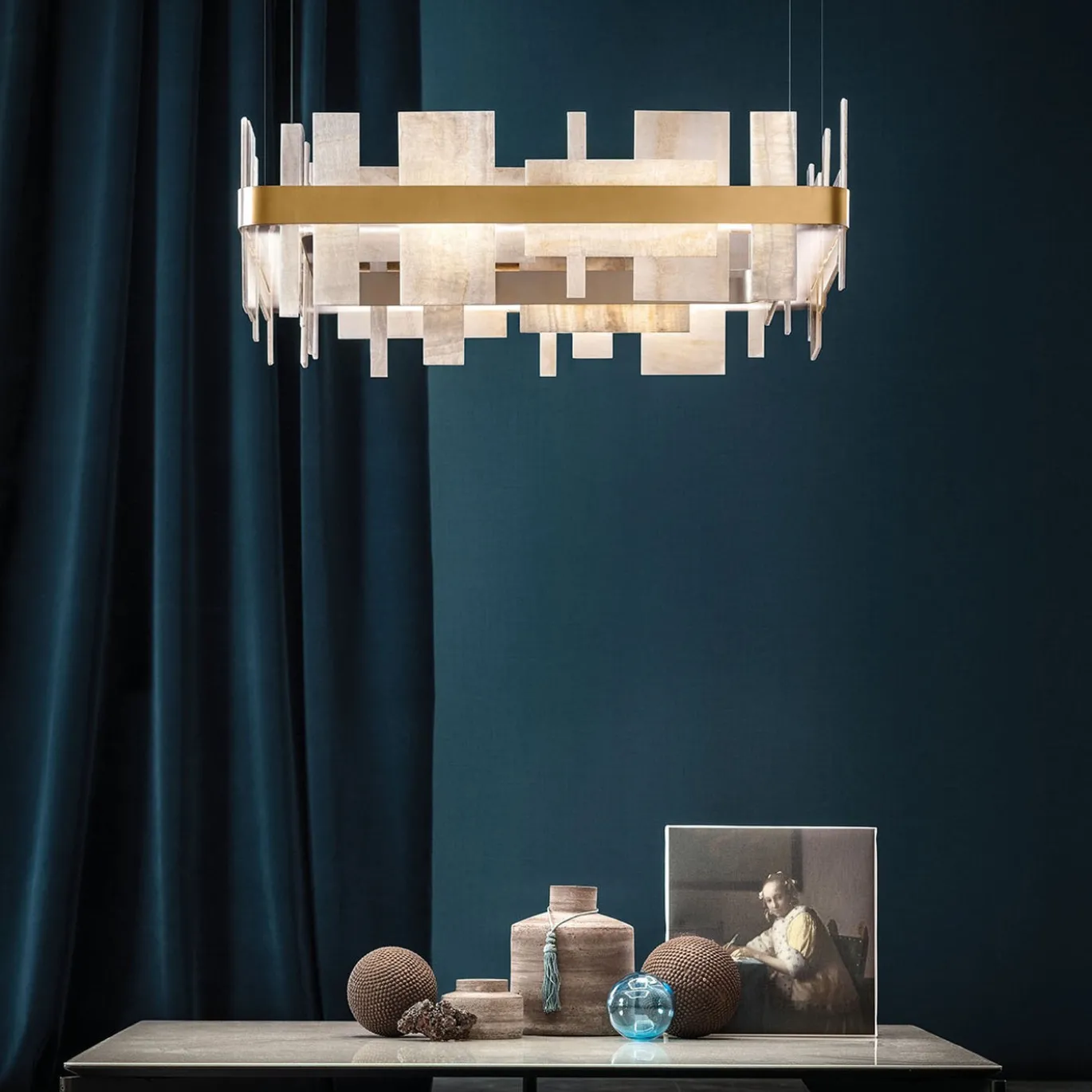 Lampadario Honice S80 in onice e metallo con finitura oro