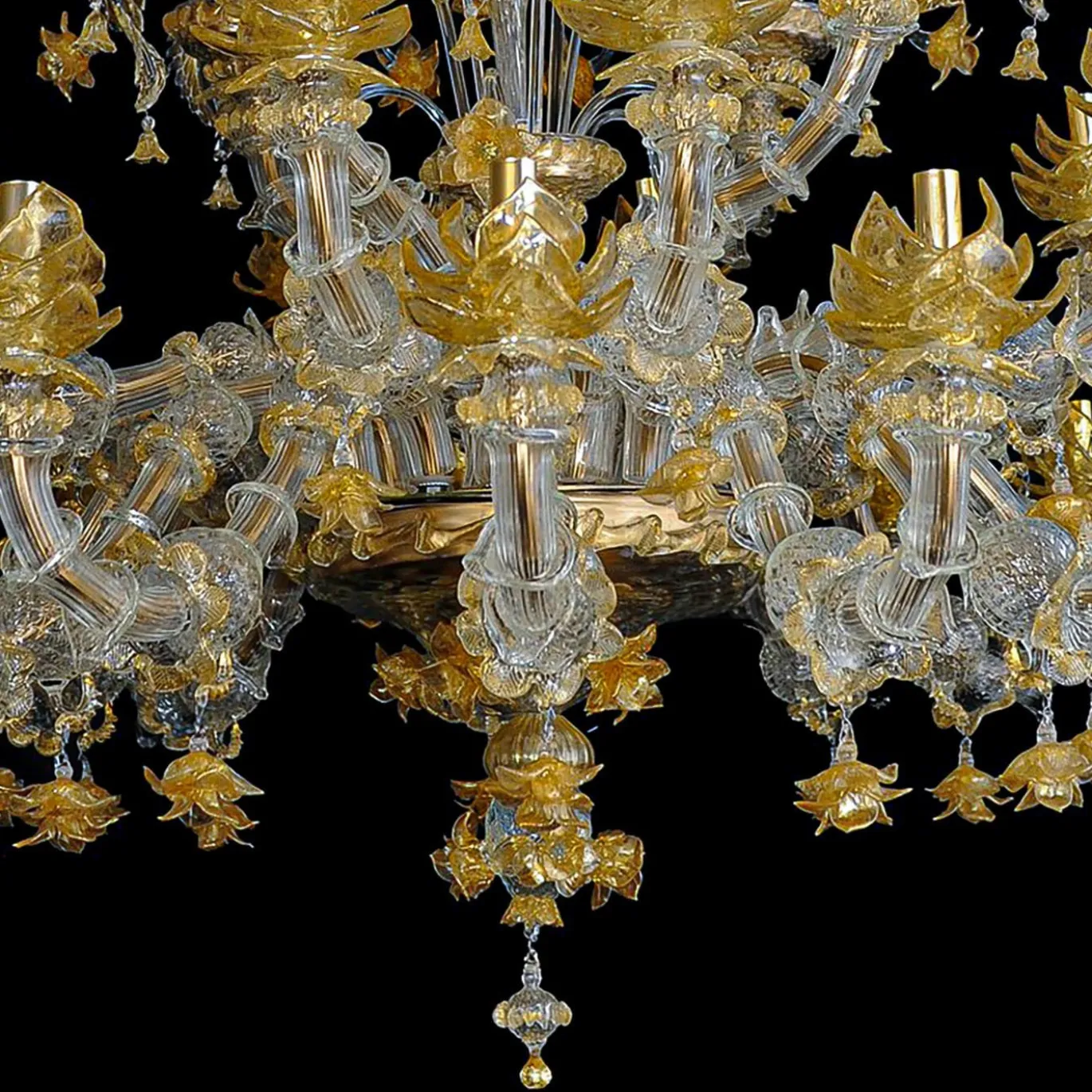 Lampadario in stile Rezzonico in oro e cristallo #4