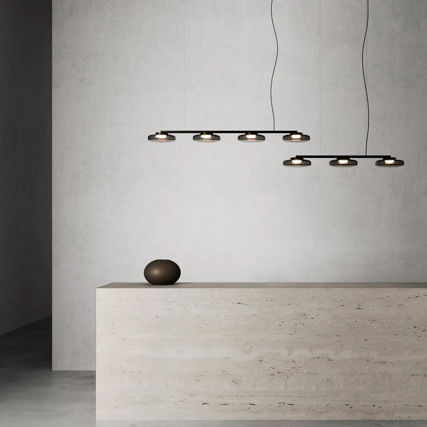 Lampadario lineare in vetro grigio scuro con tre luci Lounge