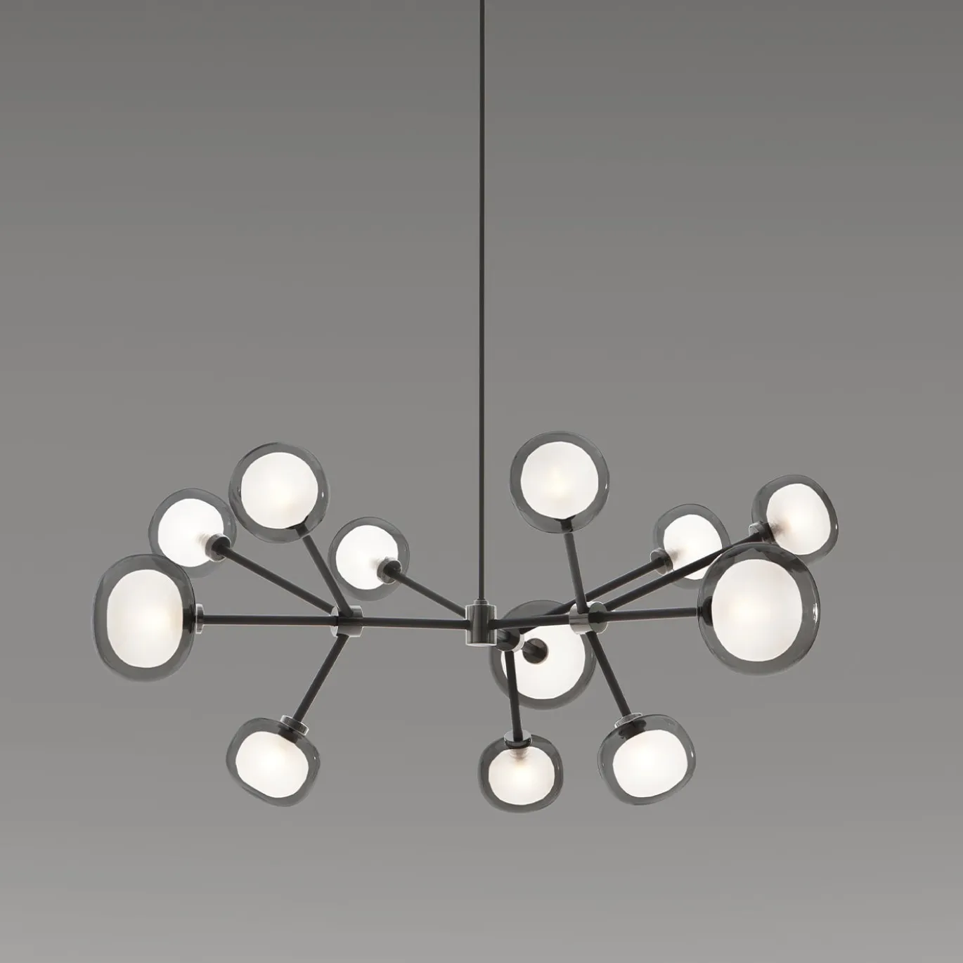 Lampadario Nabila a 12 luci in vetro fumé di Corrado Dotti