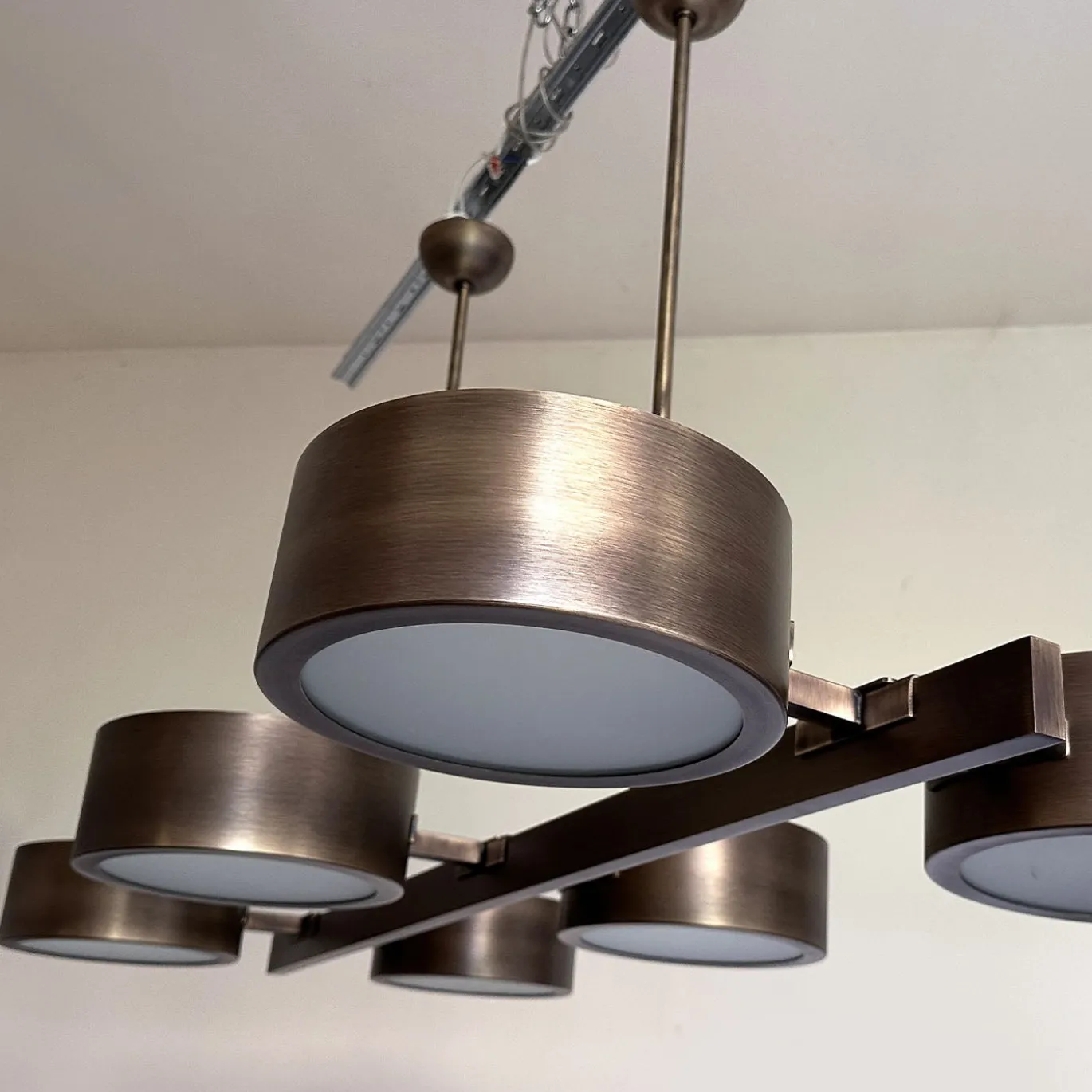 Lampadario rettangolare in bronzo brunito a sei luci