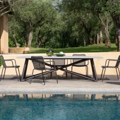 Larte 260 Tavolo da pranzo outdoor rettangolare in pietra grigia peperino e acciaio marrone