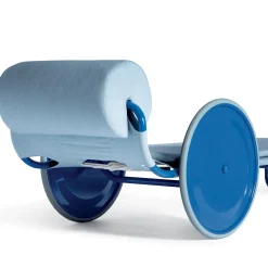 Lettino Locus Solus Blue di Gae Aulenti