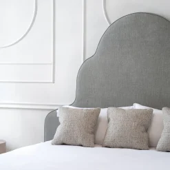 Letto Baldon con testiera imbottita grigio-acciaio