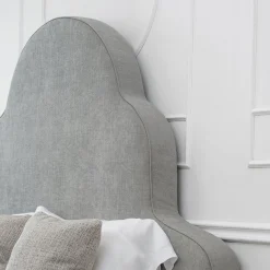Letto Baldon con testiera imbottita grigio-acciaio