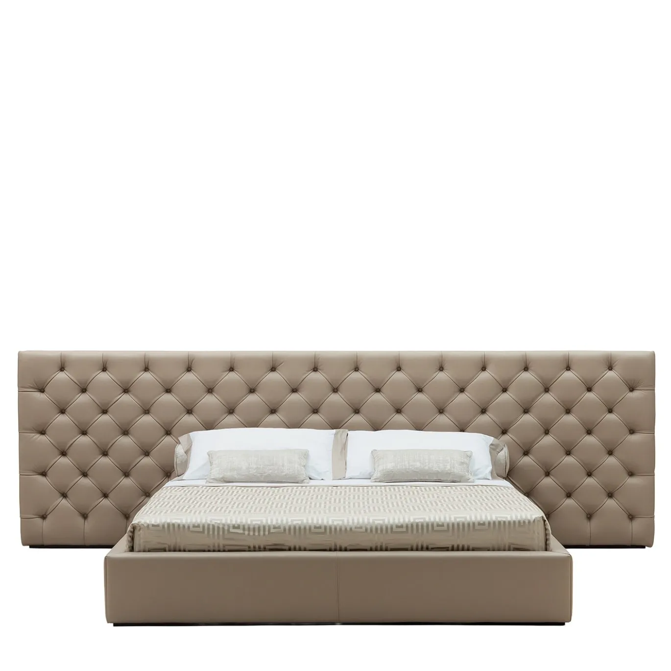 Letto Didone in pelle beige con testiera trapuntata