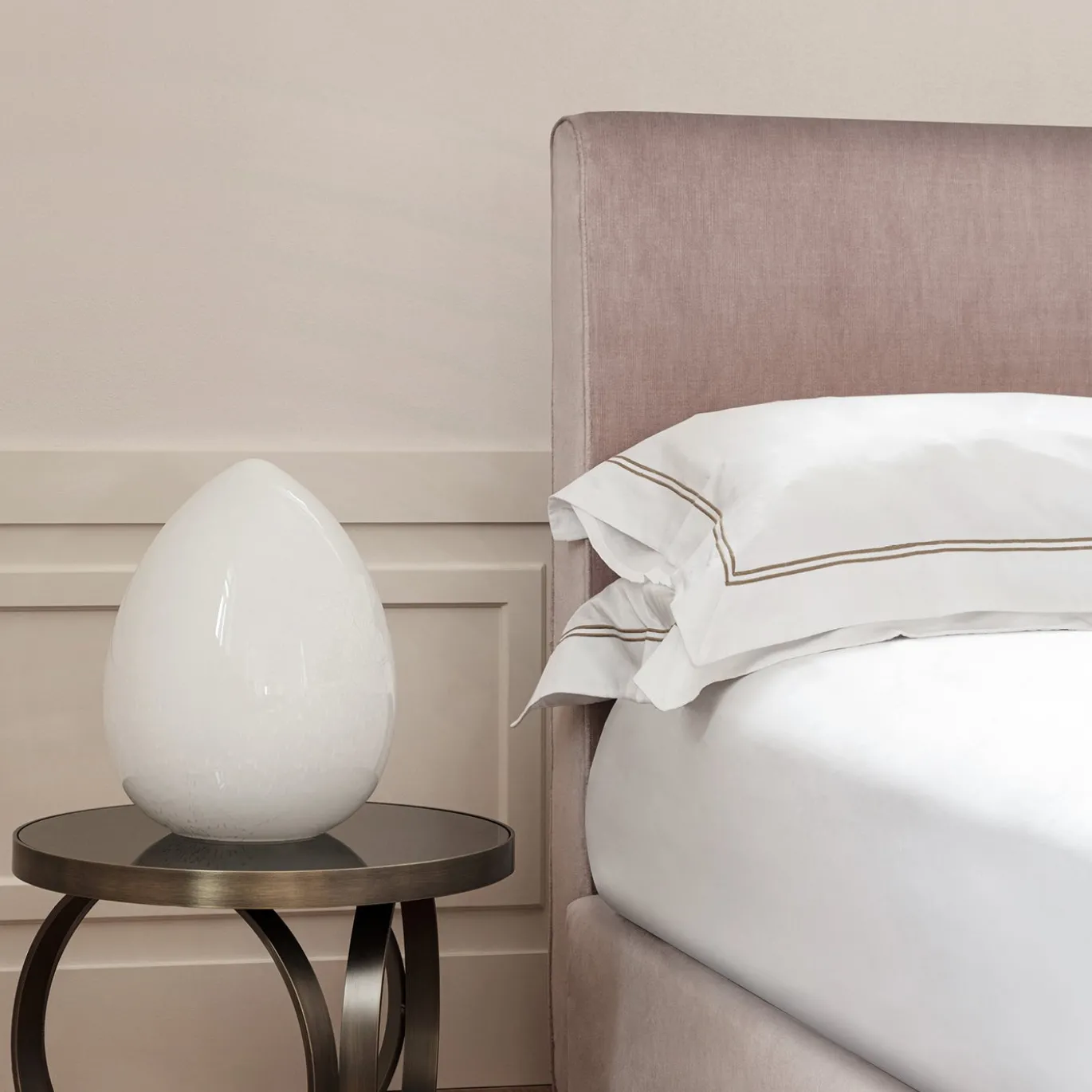 Letto Eveline in tessuto rosa