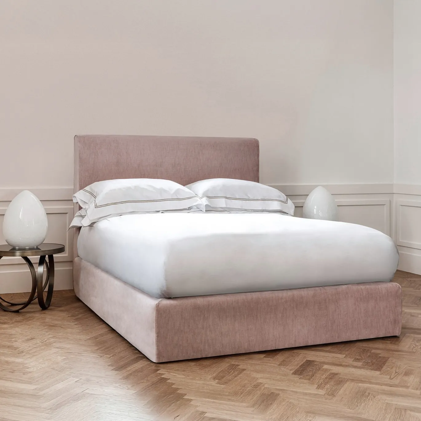 Letto Eveline in tessuto rosa