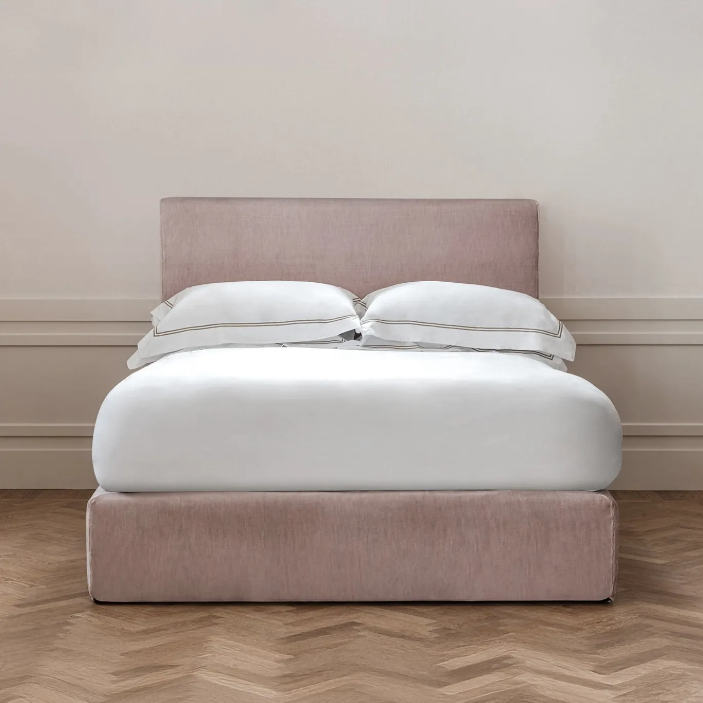 Letto Eveline in tessuto rosa