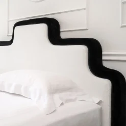 Letto Grimaud Bianco con Passepoil in Velluto Nero