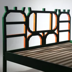 Letto Guarino in legno laccato verde