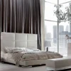 Letto king size in pelle avorio