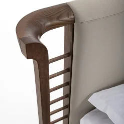 Letto matrimoniale Dolfin in pelle beige e legno