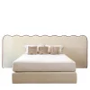 Letto Onda Boiserie in tessuto beige con passepoil in velluto scuro