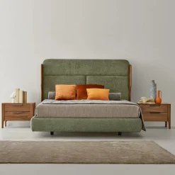Letto Tobia in Bouclé Oliva con Struttura in Noce Canaletto