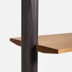 Libreria a Parete Paw L in Legno con Finiture Lucide Carbon e Miele