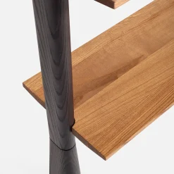 Libreria a Parete Paw L in Legno con Finiture Lucide Carbon e Miele