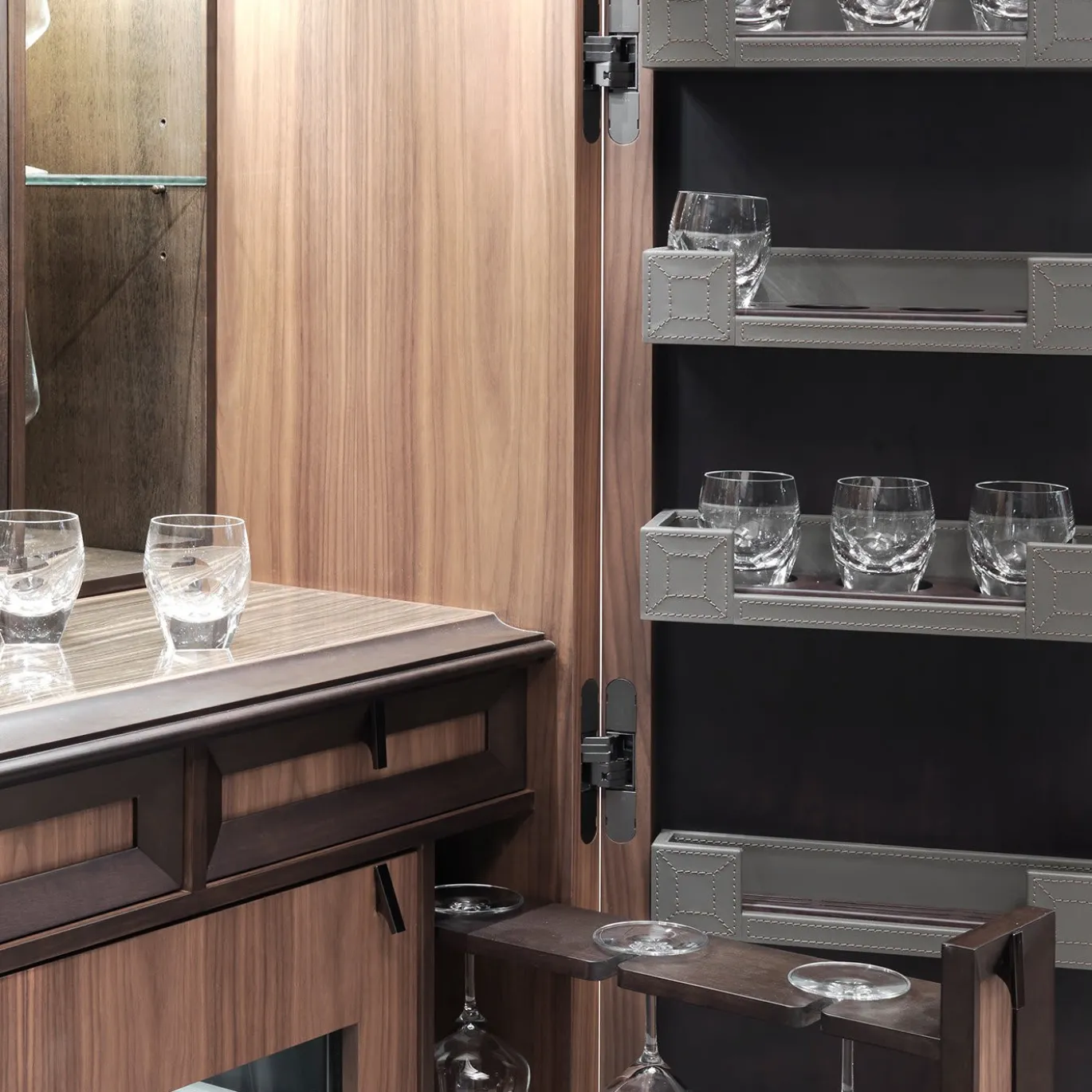 Libreria con mobile bar