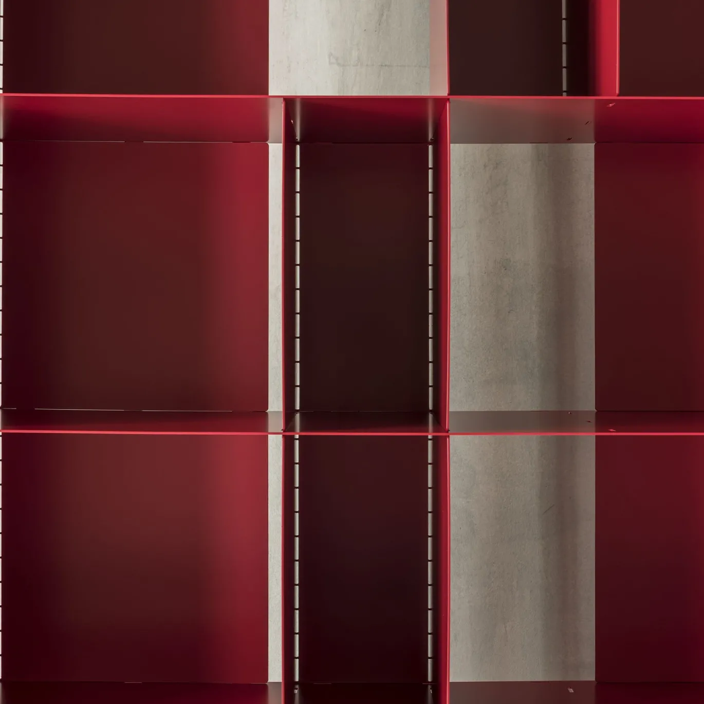 Libreria Fit in Ottone Rosso di Marc Sadler