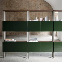 Libreria Flexor in legno laccato lucido verde e alluminio di Robert Stadler