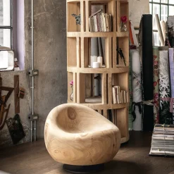 Libreria in cedro a 7 ripiani Torre Lignea di Michele De Lucchi