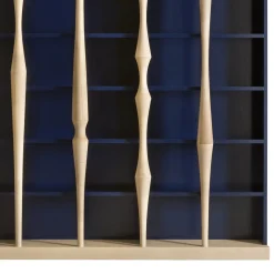 Libreria scultorea Berenice in legno di ciliegio blu con colonne in acero di Luca Scacchetti