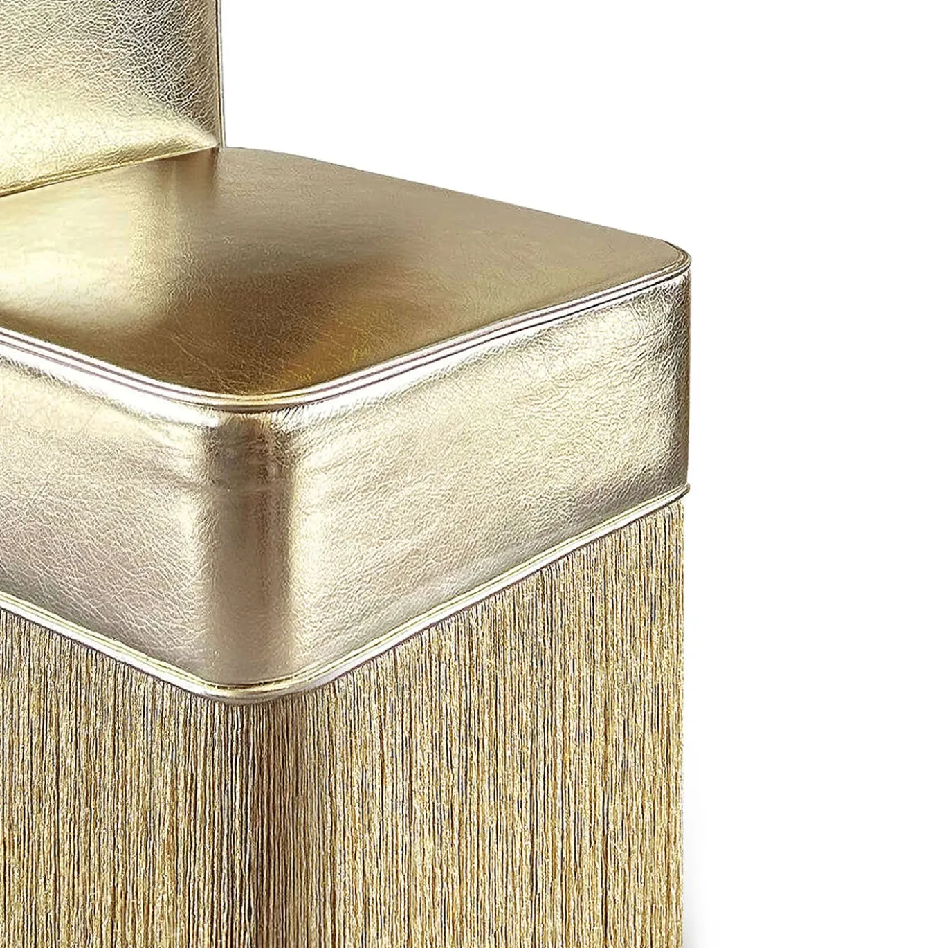 Lilli Poltrona in pelle metallizzata oro brillante con frange in lurex