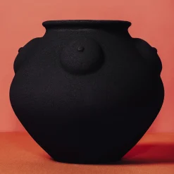 Madre del Vaso Nero Scultoreo in Ceramica di Rooms Studio