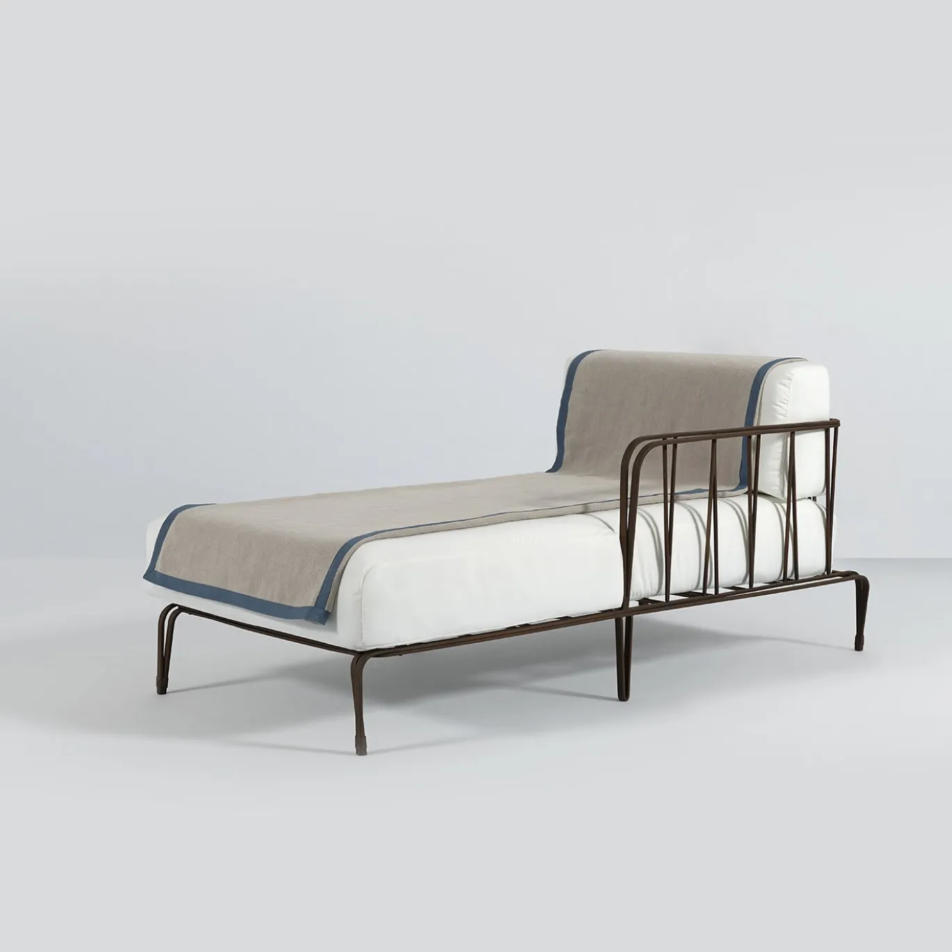 Marina Chaise Longue di Ciarmoli Queda Studio