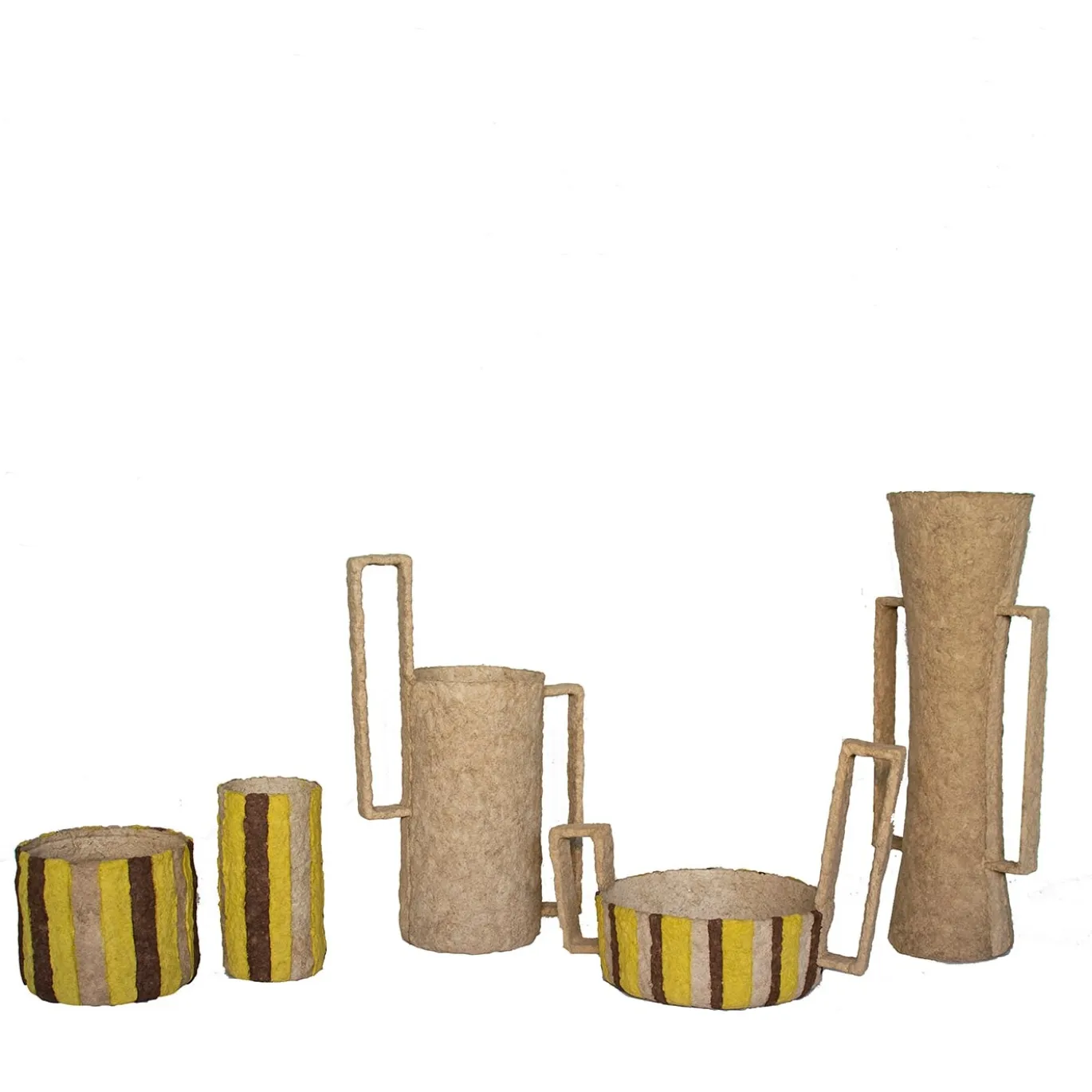 Materiale del progetto 02 Vaso decorativo in carta marrone e gialla