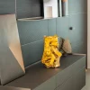 Materia Ribelle Vaso scultura in ceramica giallo e foglia d'oro
