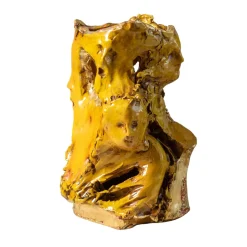 Materia Ribelle Vaso scultura in ceramica giallo e foglia d'oro
