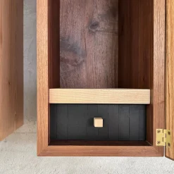 MESCOLANZA Set di 4 armadietti da parete in legno con intarsi