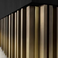 Mirage Vintage con scultura in ottone fatta a mano Credenza nera