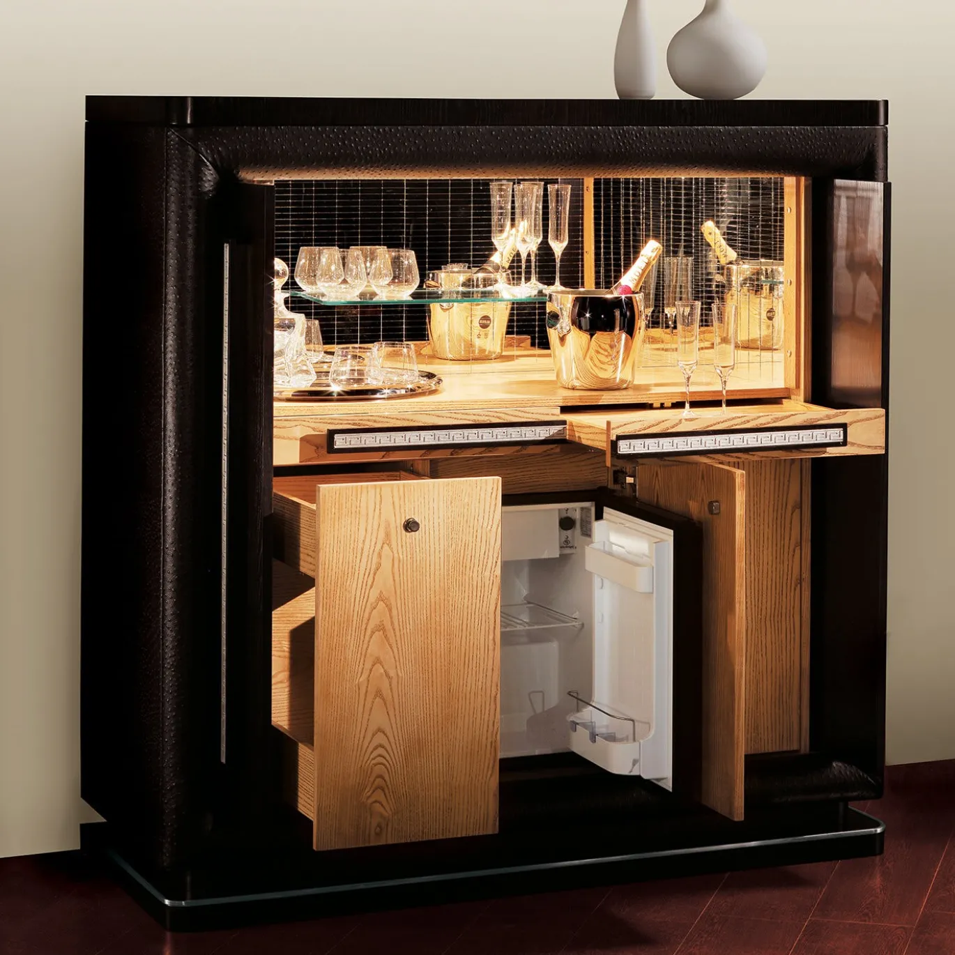 Mobile bar in legno