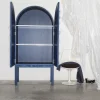 Mobile contenitore Blossom Blue con doppie ante e inserti in ceramica
