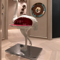 Mobile Lizzy in struzzo disegnato da Piero Manara